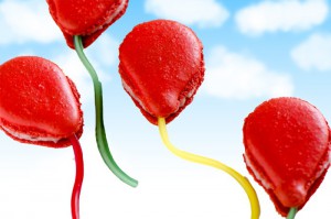 Macarons mit Johannisbeere Mousse Motiv-Macarons Luftballons