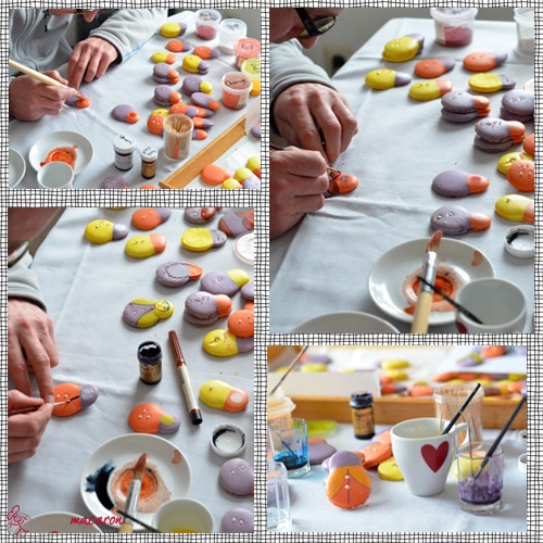 Die Macarons werden angemalt.