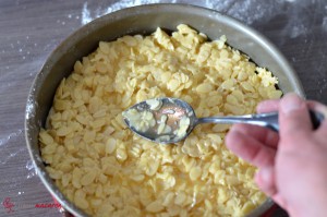 Teig und Belag für Bienenstich.