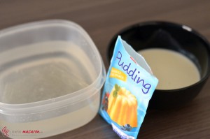 Gelatine einweichen für Vanillecreme.