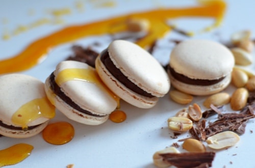 Erdnussmacarons mit Schoko-Karamell-Ganache