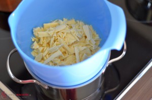 Lavendel-Ganache, Schritt 4, Kuvertüre auflösen.