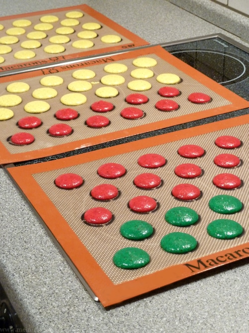 Viele bunte Macarons.