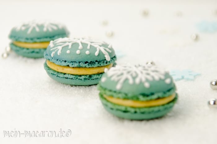 Schneeflocken Macarons mit Dattelmousse Rezept