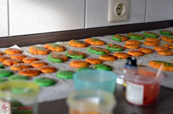 Macarons mit Schoko-Punsch-Ganache.