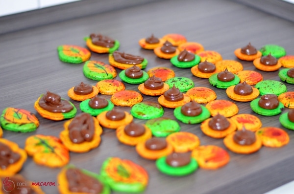 Macarons mit Schoko-Punsch-Ganache.