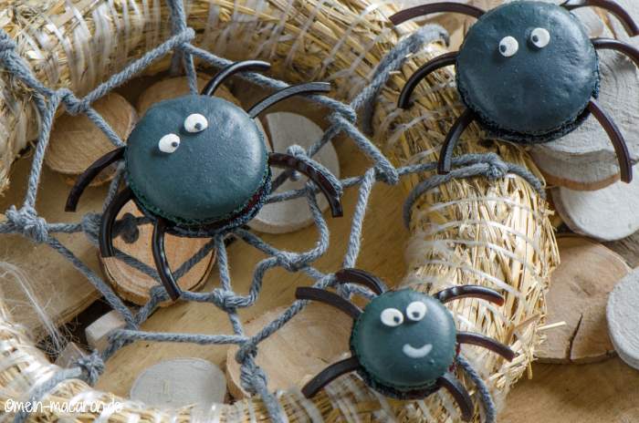 Macarons Spinnen zu Halloween.