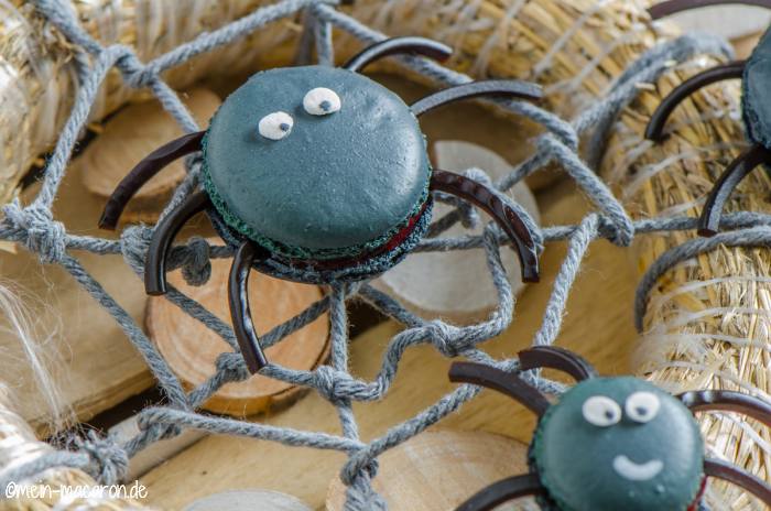 Macarons Spinnen zu Halloween.