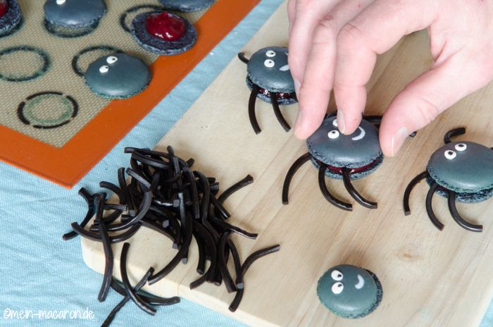 Den Deckel leicht andrücken, fertig.