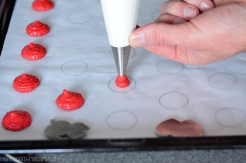 Macarons aufspritzen, Schritt 6