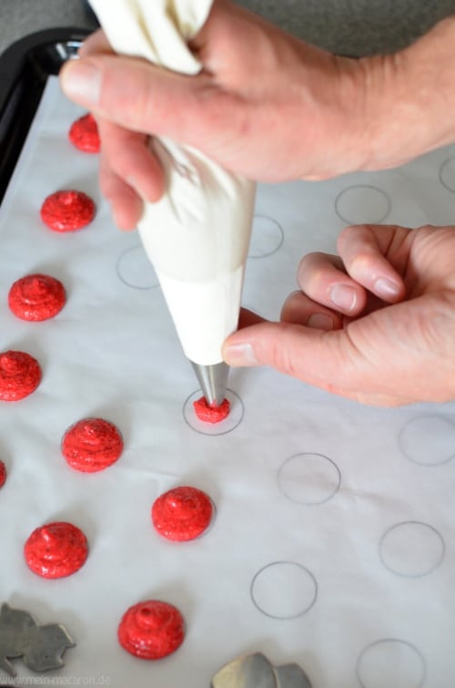 Macarons aufspritzen, Schritt 7
