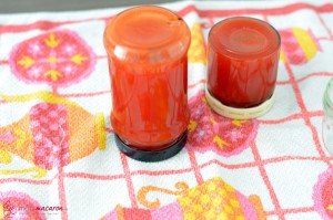 Mirabellen-Marmelade, zum Sterilisieren die Gläser auf den Kopf stellen.