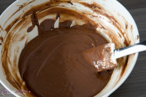Die 1. Hälfte Sahne ist untergehoben.