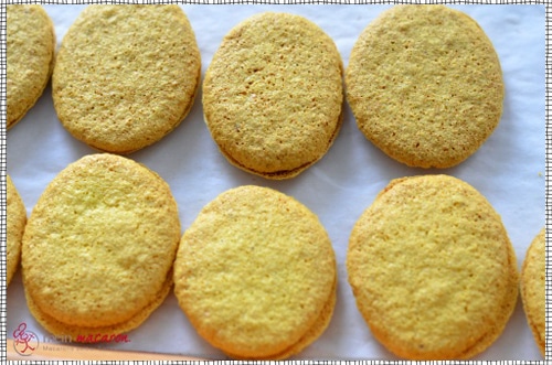 Ostereier-Macarons