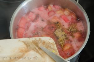 Gewürzte Rhabarberkonfitüre Rezept