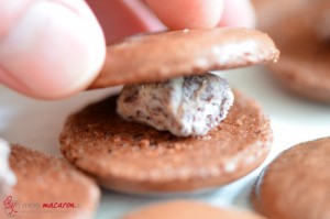 Schoko-Macarons, Schritt 14 Macaron zusammensetzen.