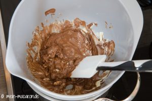 Rezept Ganache mit Vollmilchkuvertüre und Vanille.