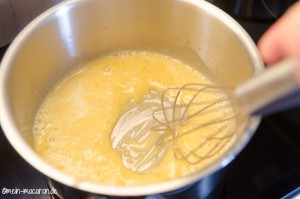Zitronenmousse - Rezept und Anleitung, Masse aufkochen.