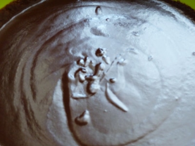 Glatt gerührte, glänzende Kuvertüre.